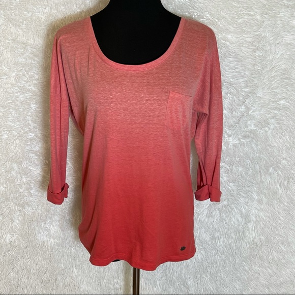 Roxy Woman’s Pink Half Sleeve Scoopneck Shirt - Picture 1 of 7